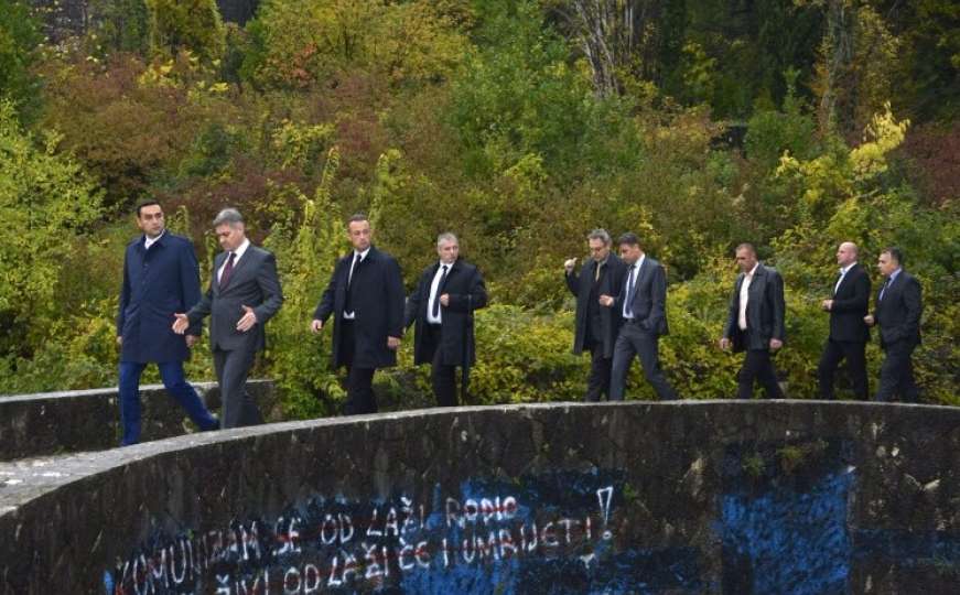 Zvizdić i Novalić u Mostaru: Partizansko groblje u lošem stanju, nudimo pomoć